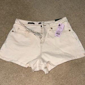 🆕 NWT Women’s Denim Shorts, Size 6